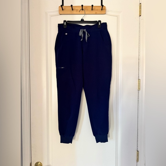 Figs Catarina top & Zamora Jogger - Picture 1 of 2